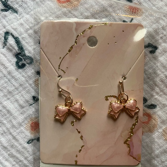 Pink Bows - Picture 2 of 3